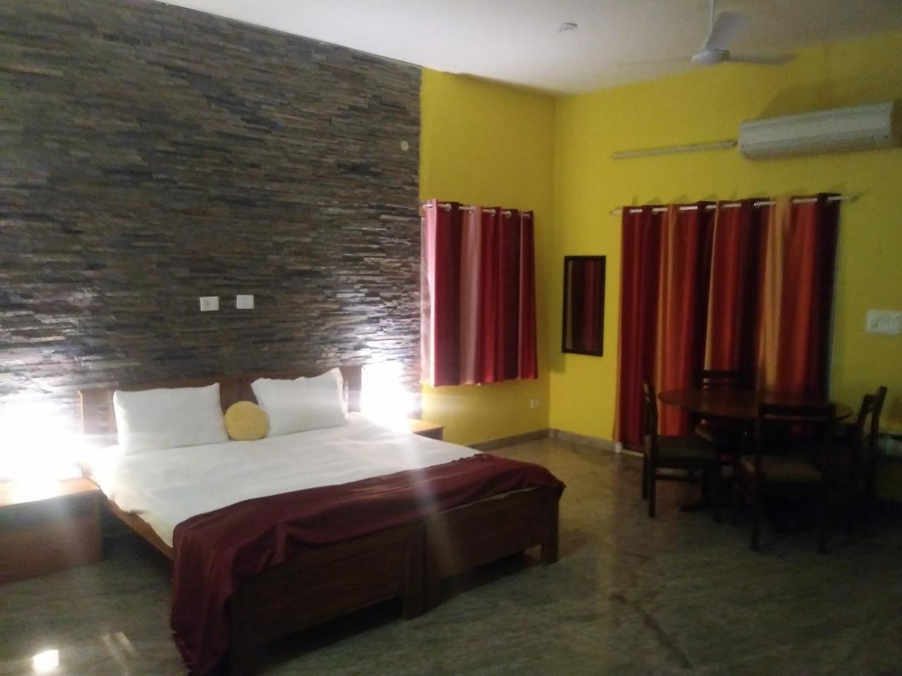 Royale Achaya Bed & Breakfast Chennai Exterior photo